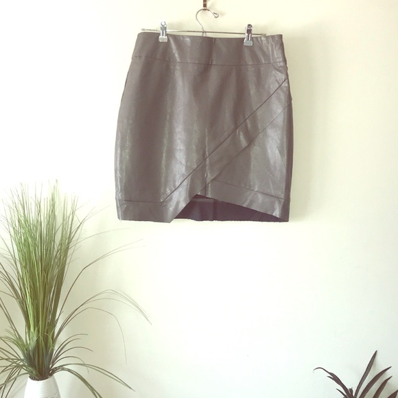 MissGuided Faux Leather Grey Mini Skirt - Picture 5 of 8